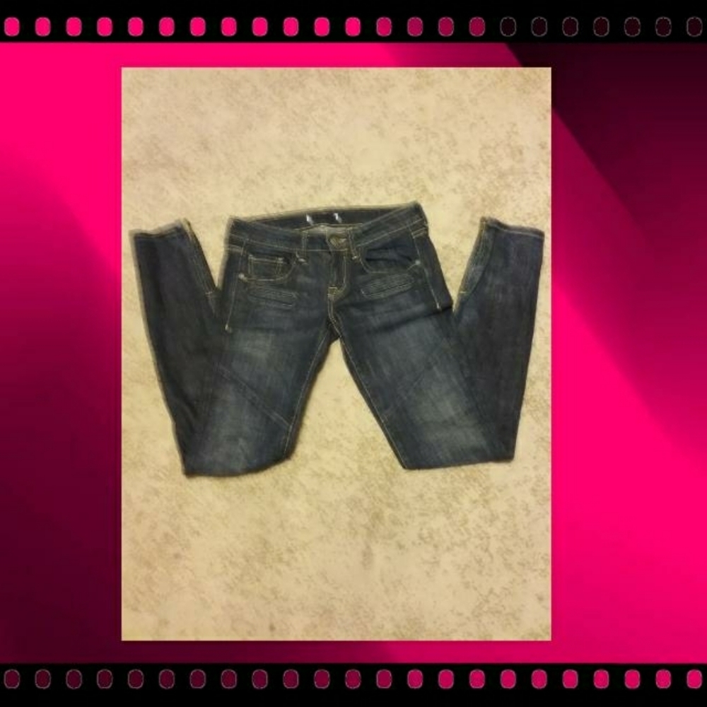 Low Rise Jean - Picture 3 of 3